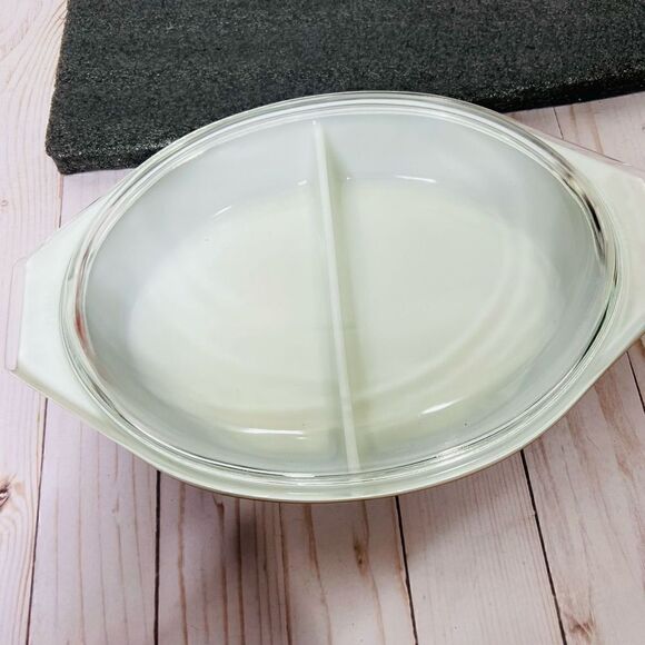 Pyrex Vintage Early American Divided Casserole Dish with Lid Brown Gold - Picture 3 of 12